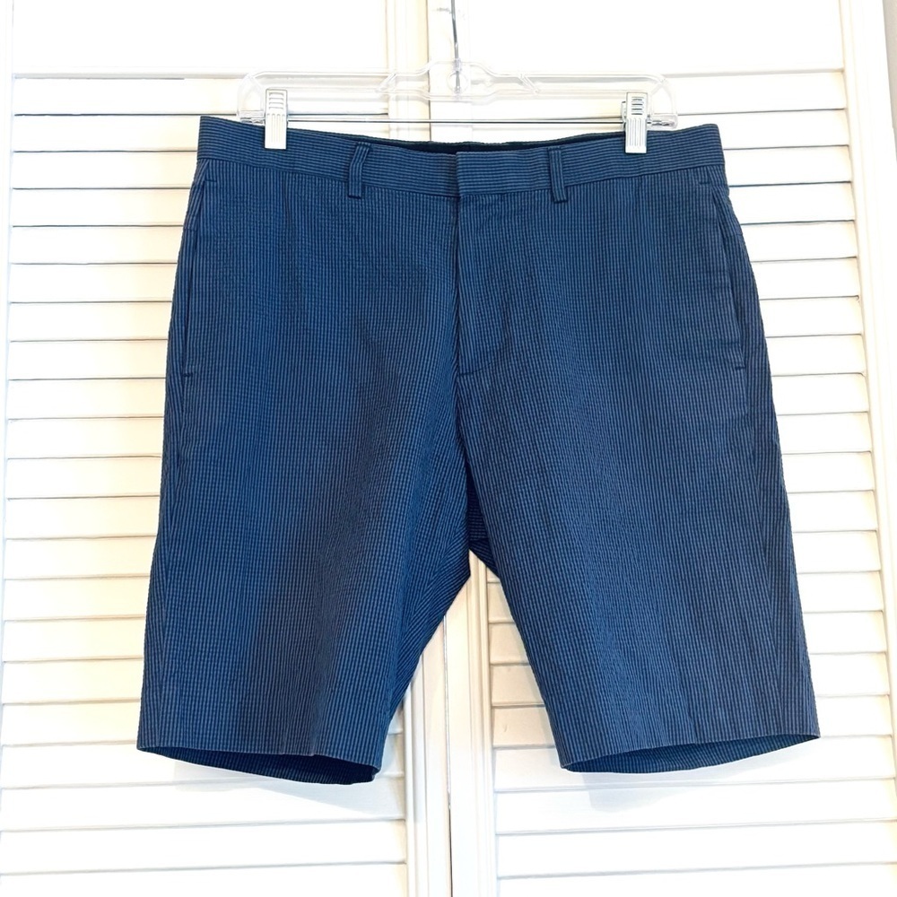 Theory Beck Boone Seersucker Navy Blue and Black Flat Front Dress Shorts 31